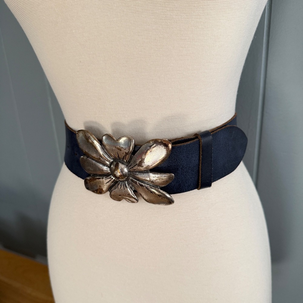 Antoniazzi Firenze Navy Leather Belt Sz L Silver Flower Concho Statement Western